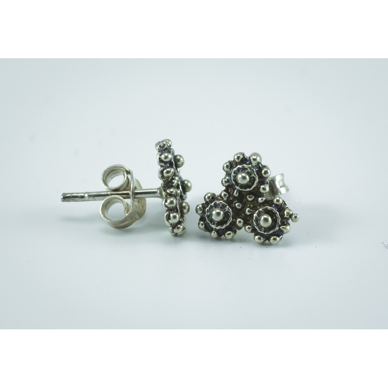 Pendientes triple botón charro en plata TRIPLE/0 | 9,74 € | Botón Charro