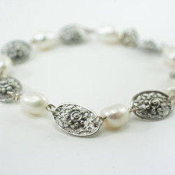 Pulsera botón charro perlas plata de ley F26P | 59,23 € | Botón Charro